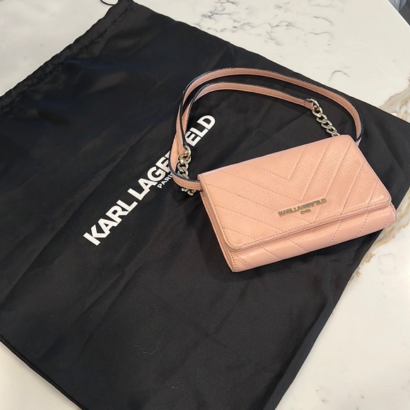 the bag Karl Lagerfeld is light pink - Picture 15 of 17